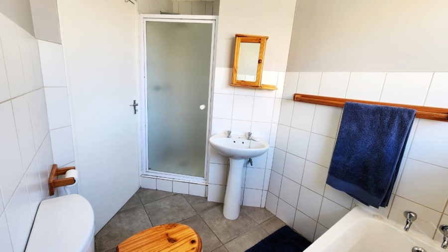 2 Bedroom Property for Sale in Langenhovenpark Free State